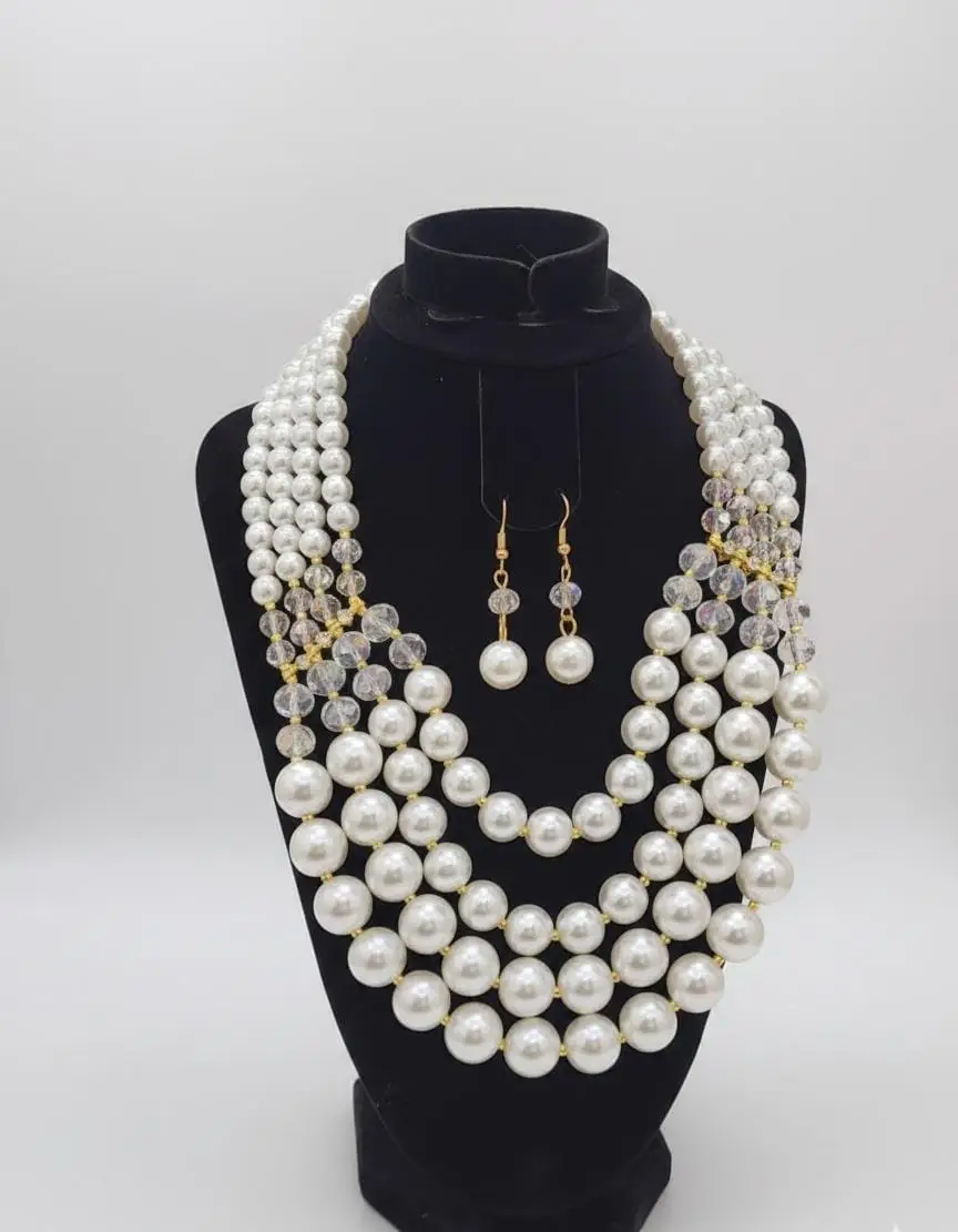 سلاسل و حلق